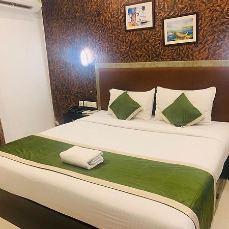 Hotel Greenlife Kochi Esterno foto