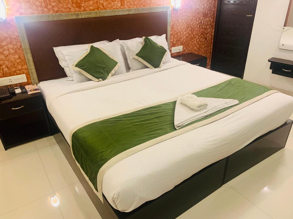 Hotel Greenlife Kochi Esterno foto