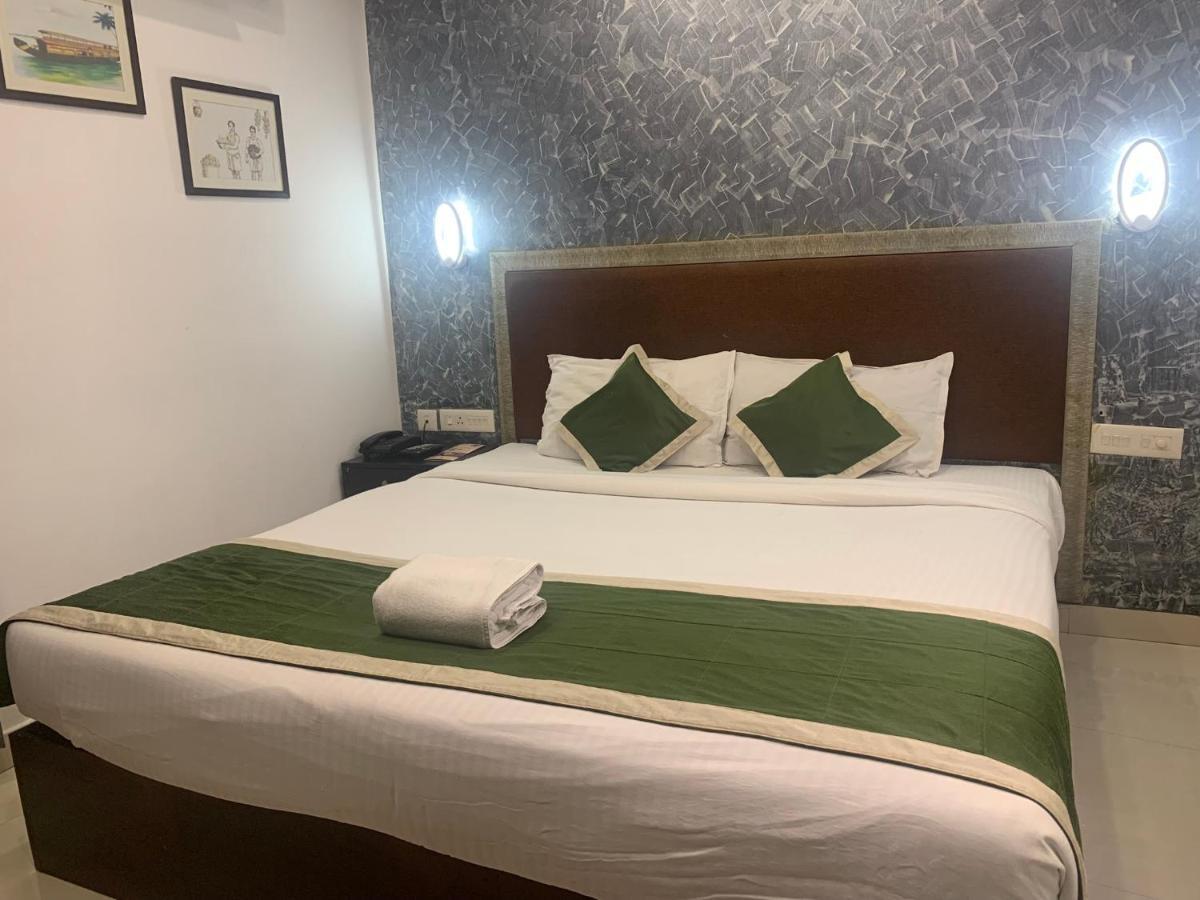 Hotel Greenlife Kochi Esterno foto